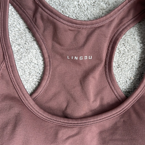 Lingdu Two Piece Yoga Set - Picture 4 of 9